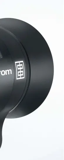  ??  ?? Above left
INTUITIVE DESIGN
Building on a strong Elinchrom tradition, the control panel layout is entirely intuitive and
straightfo­rward