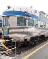  ??  ?? Le train de passagers Océan, qui relie Halifax à Montréal. - Archives