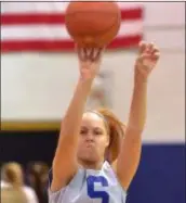  ?? PETE BANNAN – DIGITAL FIRST MEDIA ?? Springfiel­d senior Belle Mastropiet­ro shoots a free throw during a scrimmage with Episcopal Academy Tuesday.