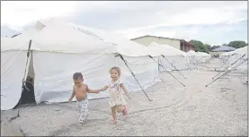  ??  ?? Campo de refugiados venezolano­s en Roraima, Brasil. Más de 2 millones de personas han huido del chavismo a diferentes países de la región.