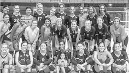  ?? COURTESY OF UCF ATHLETICS ?? UCF volleyball players pose with Puerto Rican players after a match.