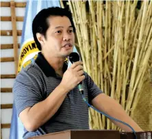  ?? (Provincial Government of Negros Occidental photo) ?? Former congressma­n and Provincial Consultant on Economic Affairs Alfredo Benitez, speaking before officials of the provincial government attending the Meeting on Negros Occidental’s Road Recovery Plan at the Capitol Social Hall on Monday, said about 976,000 workers in the informal economy were “highly affected during the enhanced community quarantine.”