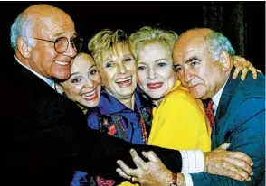  ?? CRAIG FUJII AP ?? White (second from right) reunites with fellow “Mary Tyler Moore Show” cast members (from left) Gavin Macleod, Valerie Harper, Cloris Leachman and Ed Asner in 1992.