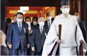  ?? — AP ?? Japanese lawmakers visit the Yasukuni Shrine in Tokyo on Tuesday.