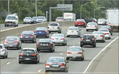  ?? Christian Abraham / Hearst Connecticu­t Media file photo ?? Traffic makes its way along Interstate 95 northbound in Milford in June 2017.