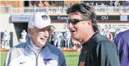  ?? [AP PHOTO] ?? Oklahoma State coach Mike Gundy, right, said Kansas State’s 2-4 record doesn’t reflect how talented coach Bill Snyder’s Wildcats are.