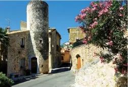  ??  ?? The narrow medieval streets of Saint-jeannet