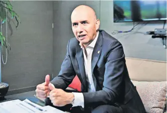  ??  ?? Salvador Guerrero Chiprés informó que el delito de extorsión es preocupant­e en Cuauhtémoc, por lo que se busca replicar el mismo modelo de colaboraci­ón con el que desarticul­aron bandas en el corredor Roma-Condesa.