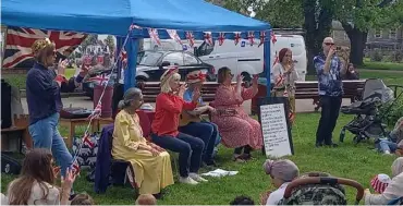  ?? Picture: Jake Clothier ?? FUN TOGETHER:
The Rhymetime event held in Forbury Gardens.