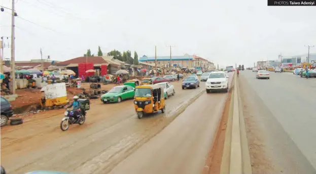  ?? PHOTOS: Taiwo Adeniyi ?? Residents said Dutse-Alhaji Road is gradually becoming unbearable as contractor­s had not been seen for over five month