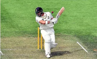  ?? RAGHAVAN VENUGOPAL/PHOTOSPORT ?? Wellington batsman Luke Woodcock evades a bouncer on Saturday, but was unable to get out of the way of one on yesterday, retiring hurt in the process.