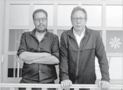  ?? XCA ?? Hernán Pacurucu y Ferran Barenblit ultiman los detalles de lo que será la 16 Bienal de Cuenca. /