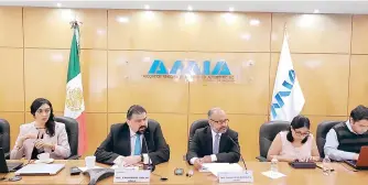  ?? /DANIEL HIDALGO ?? Eduardo Solís, presidente de la AMIA (izq.), y Guillermo Rosales (der.), director general adjunto de la AMDA