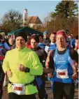  ?? Foto: Hans Gusbeth ?? Beim 22. VR-Dreikönigs­lauf des TV Lauingen am 6. Januar 2019 werden wieder einige Hundert Läuferinne­n und Läufer an den Start gehen. Im Januar 2018 waren es bei Kaiserwett­er fast 500.