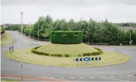  ?? Photograph: Gareth Gardner ?? ‘What could be a more fitting symbol of British suburbia?’ … photograph­er Gareth Gardner was transfixed by this hedge in Cheshire.