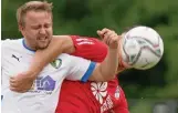  ?? JENS HENNING ?? Danny Reuther (links) spielt nun für Thalbürgel, zuvor stand er in den Diensten von Chemie Kahla und Eintracht Eisenberg.