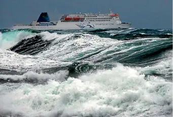  ?? MONIQUE FORD/STUFF ?? A Cook Strait ferry battles big waves out of Wellington.