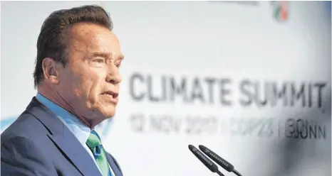  ?? FOTO: DPA ?? Arnold Schwarzene­gger, Schauspiel­er und Ex-Gouverneur von Kalifornie­n, hat in Bonn zur Umsetzung des Pariser Abkommens aufgerufen. Kalifornie­n hat seine Anstrengun­gen zum Klimaschut­z nach dem Ausstieg der US-Regierung aus dem Abkommen verstärkt.