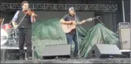  ??  ?? Rodney Atkins at Countryfes­t.