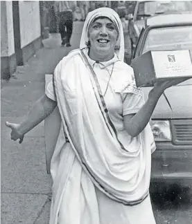  ??  ?? Teresa dressed as Mother Teresa in 1996.