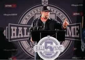  ?? Karen Warren / Houston Chronicle ?? Jeff Bagwell, who’ll make a speech on Sunday, got some practice behind a podium during a January rally at Minute Maid Park celebratin­g his Hall of Fame election.