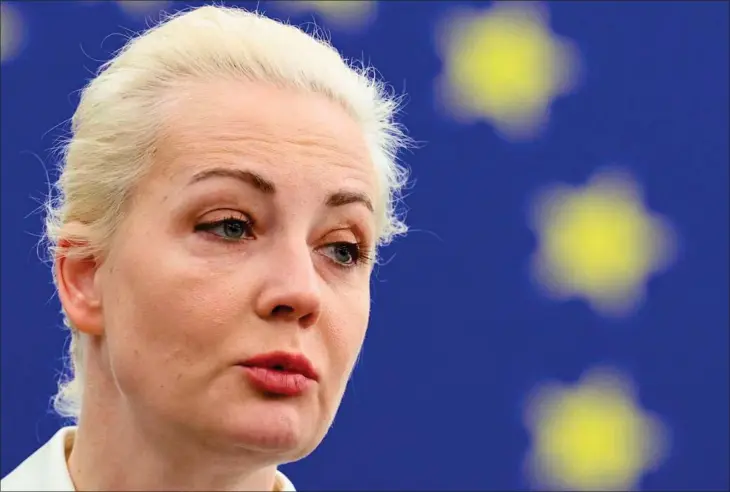  ?? ?? Efter Aleksej Navalnyjs død sidste måned er hans enke, Julia Navalnaja, der her taler til Europa-Parlamente­t, blevet en nøglefigur i den russiske opposition. Foto: Frederick Florin/AFP