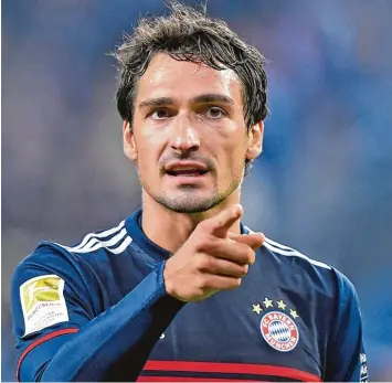  ?? Foto: Witters ?? Nicht noch einmal! Mats Hummels und Kollegen wollen das Rückspiel gegen Paris zumindest gewinnen – und wenn sogar noch der Gruppensie­g möglich ist, schreckt man auch vor einem Sturmlauf nicht zurück.