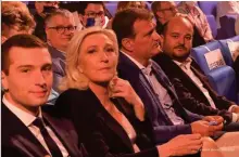  ??  ?? j Bardella, Marine Le Pen, Louis Aliot, arrière plan André Bonet en attendant les résultats