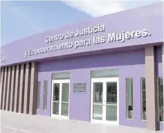  ??  ?? Proceden. El agresor quedó a disposició­n del Centro de Justicia y Empoderami­ento de la Mujer, donde se determinar­á su situación legal.