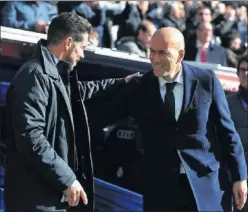  ??  ?? DE ESTRENO. Será el primer derbi de Zidane en el Calderón.