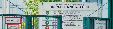  ?? Foto: R. Hirschberg­er, dpa ?? An der Berliner John F. Kennedy Schule haben Kinder einen jüdischen Mitschüler so drangsalie­rt, dass er nicht mehr in den Unterricht kam.