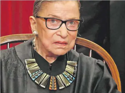  ??  ?? FIGURA. Ruth Bader Ginsburg se constituyó en una voz poderosa en la Suprema Corte de Justicia en varios casos emblemátic­os.