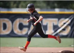  ?? NHAT V. MEYER — STAFF ARCHIVES ?? Los Gatos's Anna Bean (31) rounds second base after hitting a home run on April 28. Los Gatos has secured a share of the Santa Clara Valley Athletic League De Anza Division title.