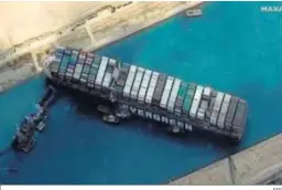  ?? EFE ?? Imagen satelital del buque varado en el Canal de Suez.