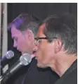  ?? FOTO: VERANSTALT­ER ?? Lutz Berner und und Volker Bellingröh­r singen vor.