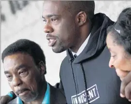  ?? Bob Chamberlin
Los Angeles Times ?? FORMER Long Beach linebacker Brian Banks, with his parents, speaks in 2012 after being cleared of rape. Banks will receive $142,200 under the settlement.