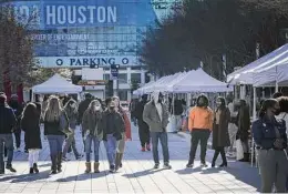  ?? Jon Shapley/Staff photograph­er ?? A monthlong celebratio­n at Avenida Houston includes an outdoor market featuring local Black-owned businesses.