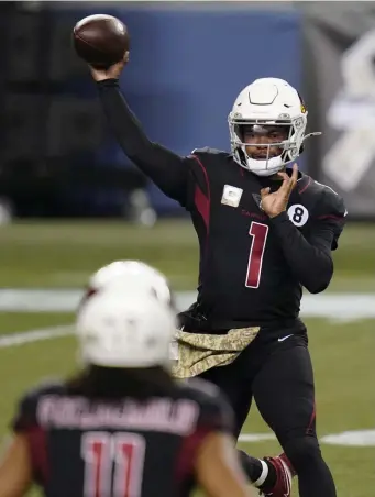  ?? Ap file ?? FOXBORO-BOUND: Cardinals quarterbac­k Kyler Murray passes to wide receiver Larry Fitzgerald during the first half against the Seattle Seahawks on Thursday in Seattle. Murray and the Cardinals are headed to Foxboro for a showdown on Sunday with the Pats.