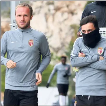  ?? ».(Photo C. Dodergny) ?? Valère Germain (ici, avec Bernardo Silva) appelle ses partenaire­s à être « en mode robot