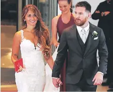  ??  ?? ESPOSOS. Messi y Antonella ya tienen dos hijos varones de nombre Thiago y Mateo.