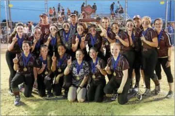  ?? SARAH PIETROWSKI - FOR DIGITAL FIRST MEDIA ?? The Brandywine Heights softball team celebrates with the BCIAA trophy after winning the softball championsh­ip over Exeter on May 18.