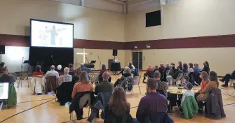  ??  ?? When the pandemic hit, leaders at Woodside Bible Fellowship in Elmira, Ont., divided regular attendees into 10 groups of about 125 people called Life Communitie­s.