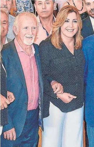  ?? // MANUEL GÓMEZ ?? Antonio López Úbeda junto a Susana Díaz en un acto en 2016