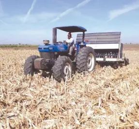  ?? ?? l Los productore­s agrícolas aseguran que han estado batallando para acceder a créditos.