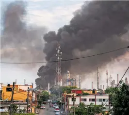  ?? /EFE/ARCHIVO ?? El pasado jueves 8 de abril, la refinería Lázaro Cárdenas, en Minatitlán, Veracruz, sufrió un incendio