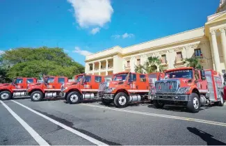  ?? F.E. ?? Camiones entregados a 11 cuerpos de bomberos de todo el país.