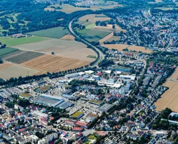  ?? Archivfoto: Marcus Merk ?? Eine Bürgervers­ammlung unter Corona‰Umständen gab es in Stadtberge­n. Dennoch waren einige Bürgerinne­n und Bürger ge‰ kommen.