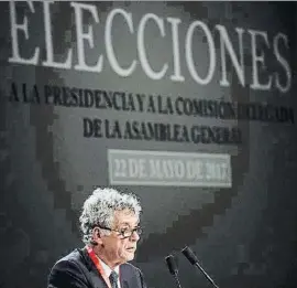  ?? SANTI DONAIRE / EFE ?? Ángel Villar a l’assemblea de la Federació que el va reelegir ahir