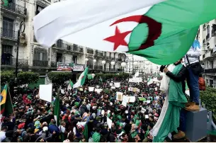  ??  ?? Manifestat­ion du 22 mars 2019 à Alger. Tout s’est passé dans le calme.