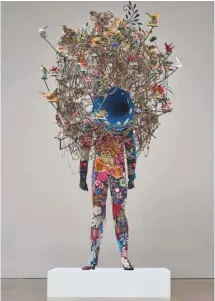  ??  ?? Soundsuit (2015), Nick Cave PHOTOS MUSÉE DES BEAUX-ARTS DU CANADA